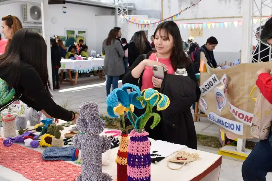 Centros de acción familiar realizaron una feria de emprendedores