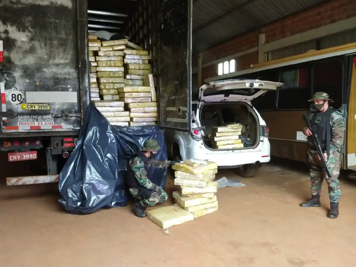 Secuestran 4 toneladas de marihuana escondidas en un camión en Misiones