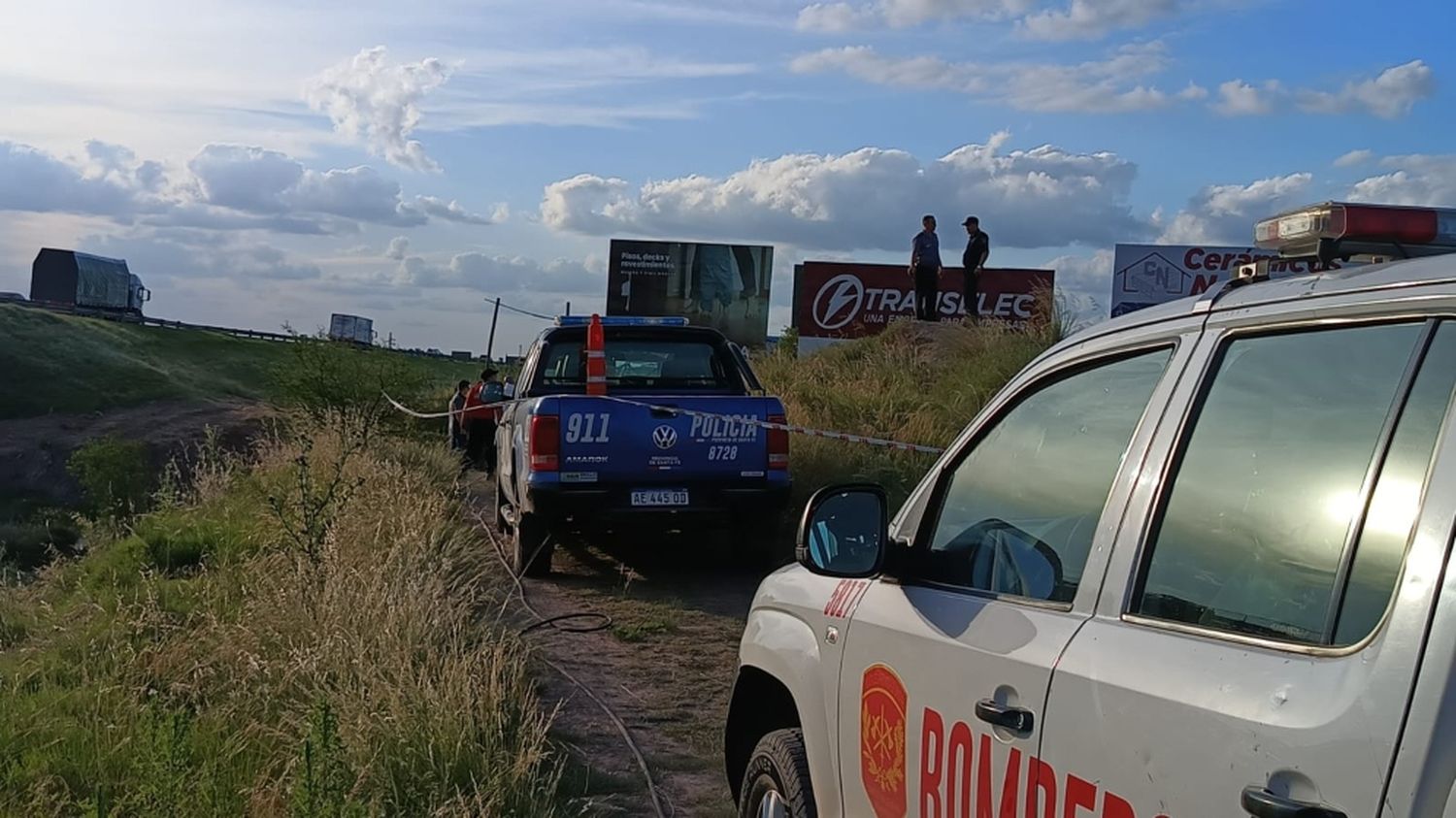 Misterio en torno al hallazgo de un cuerpo quemado dentro de un auto