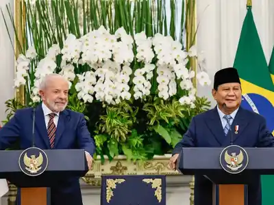 Luiz Inácio Lula da Silva junto al presidente indonesio.