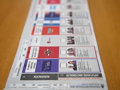 La Justicia Electoral oficializó la lista de LLA con Santilli en primer lugar, pero seguirá teniendo la foto de Espert