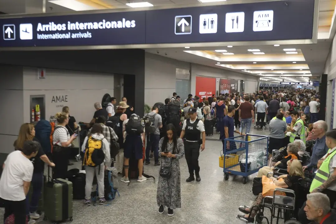 El sindicato de controladores aéreos anunció un cronograma de medidas de fuerza que incluye paros intermitentes