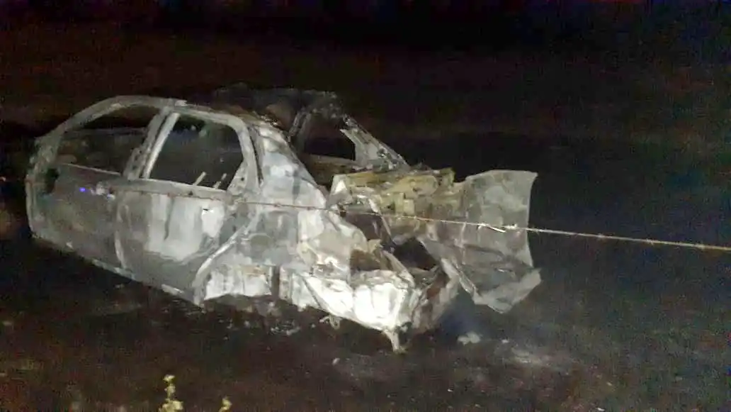 Vuelco e incendio de un auto en ruta 3: dos personas perdieron la vida