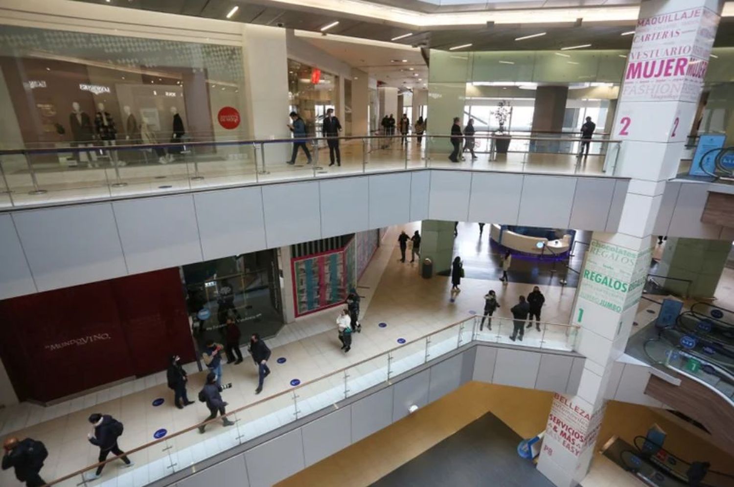 Chile: un hombre murió tras tirarse del quinto piso de un centro comercial