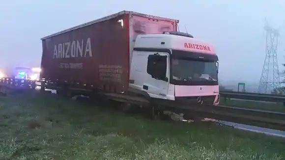 Un camión se accidentó en Ceibas