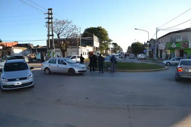 Un remis colisionó a una menor que transitaba en bicicleta