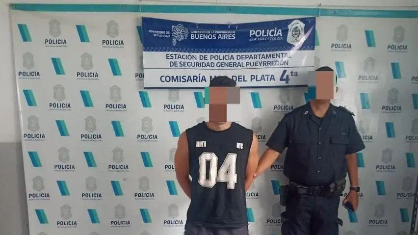 Los agentes observaron el ingreso de un sujeto a bordo de una motocicleta en una zona no habilitada.