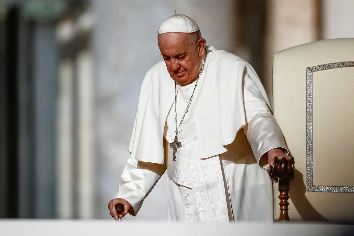 El papa Francisco se comunicó con Milei para felicitarlo