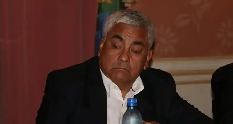Salazar pidió a los políticos que “hagan un gesto por toda la comunidad”