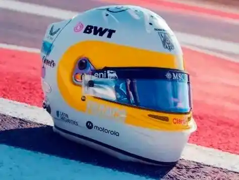 El casco de Franco Colapinto: un homenaje merecido a la hazaña de Nürburgring