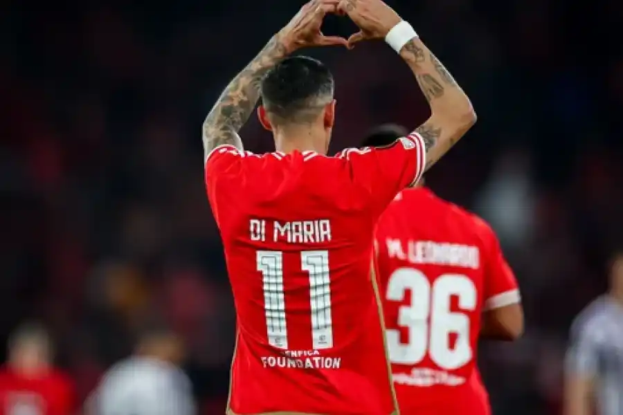Dos de Di María para el  triunfo del Benfica