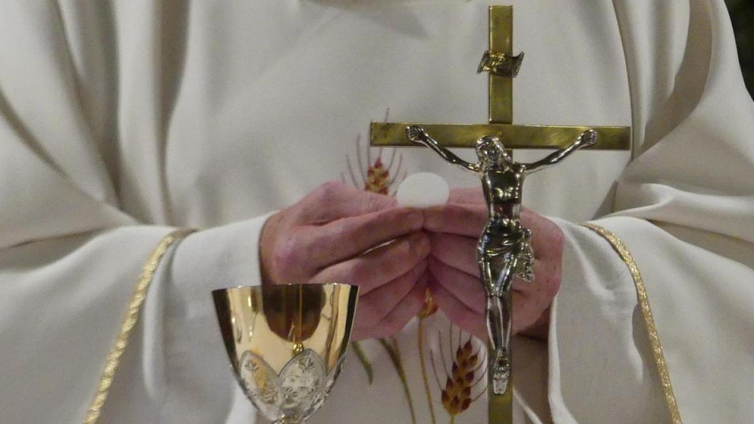 ¿REPRESENTANTES DE DIOS EN LA TIERRA? Sacerdotes portugueses abusaron sexualmente de casi 5.000 menores