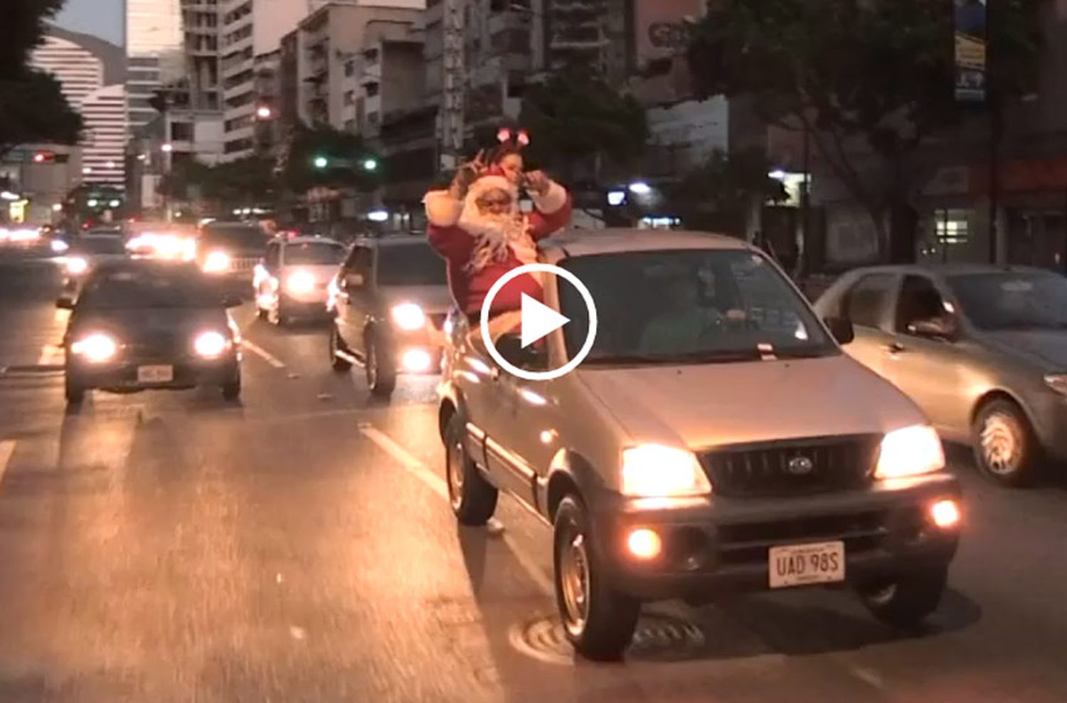 Papá Noel venezolano: en vez de juguetes, le pidieron comida