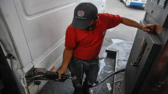 EN CLAVES: estas son las causas y los efectos «perversos» del aumento del gasoil