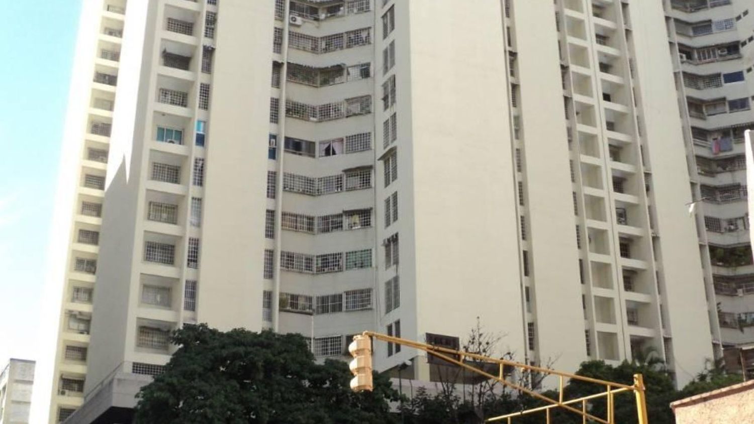 “EL CICPC NO RESPONDE”: las denuncias de una residencia en Caracas