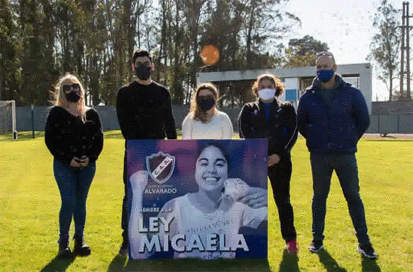 Alvarado participa en la lucha contra el machismo y la violencia de género