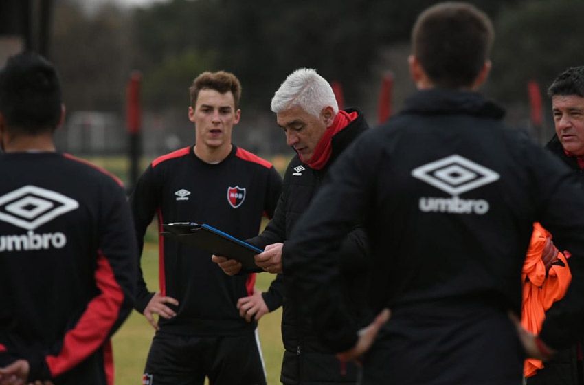 Con De Felippe sentado en el banco, Newell’s debuta en Copa Santa Fe