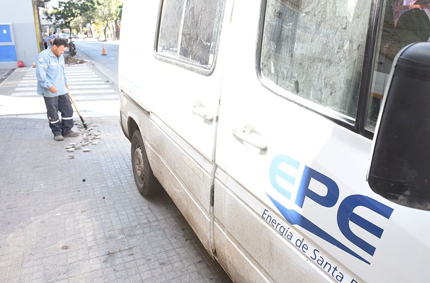 Detuvieron  a ocho operarios de la EPE por fraude
