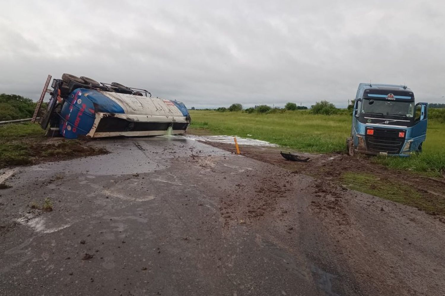 Volcó un camión de gasoil en Ruta Nacional 34: el tránsito está interrumpido 