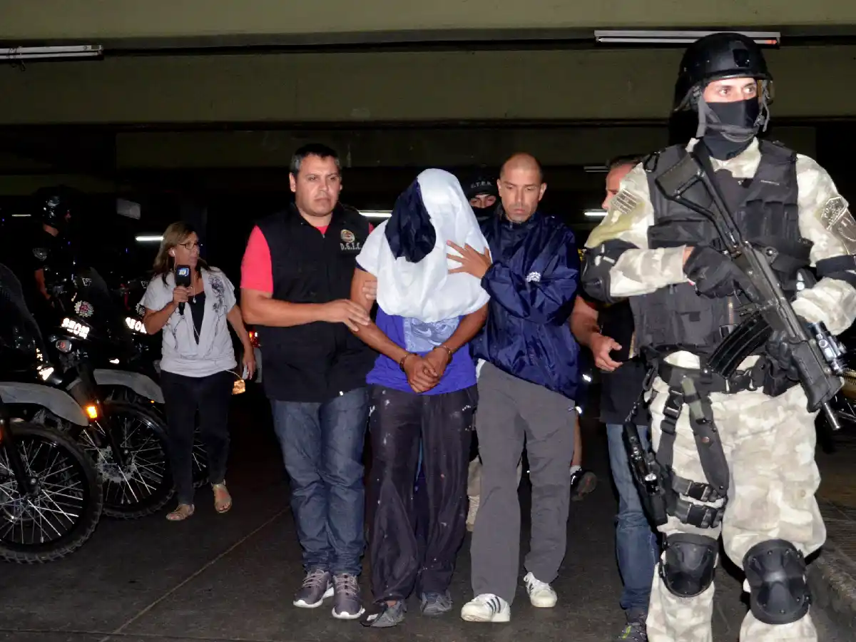 Detuvieron a sindicado "violador serial" de Córdoba y separaron de la policía a suboficial acusado de encubrirlo 