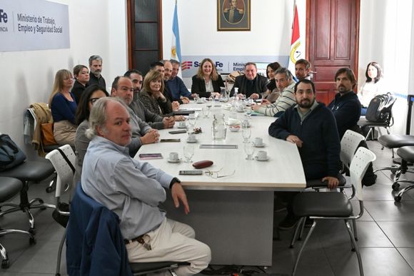 La provincia le ofreció a los gremios de la salud un aumento salarial del 7%