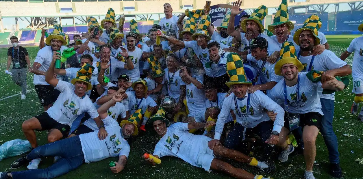 Defensa y Justicia goleó a Lanús y gritó fuerte Campeón 