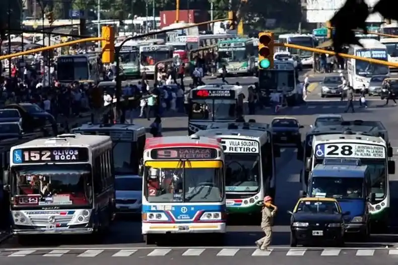 Se levantó el paro de colectivos de este miércoles por la tarde