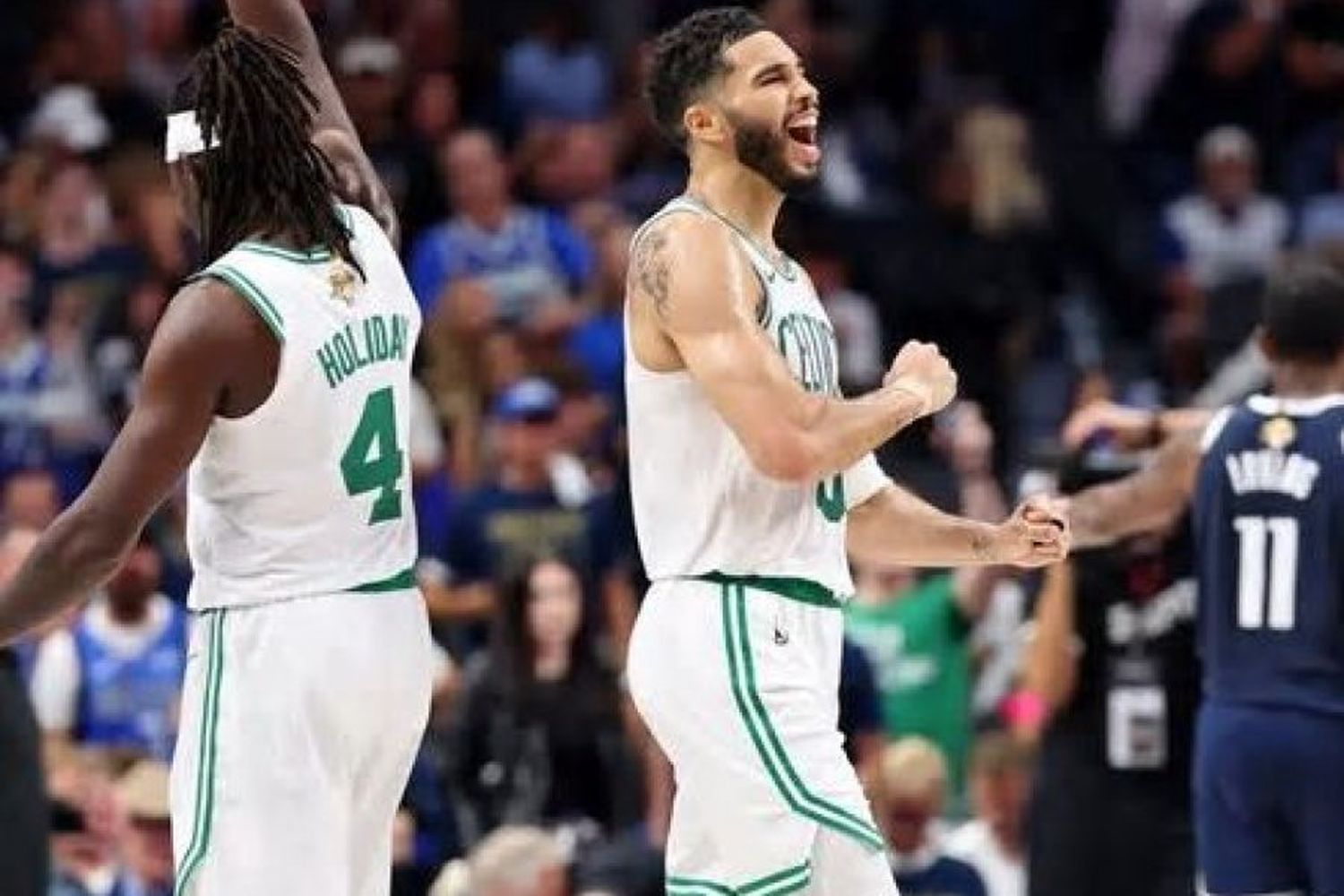 Boston venció a Dallas en el tercer juego de las finales de NBA