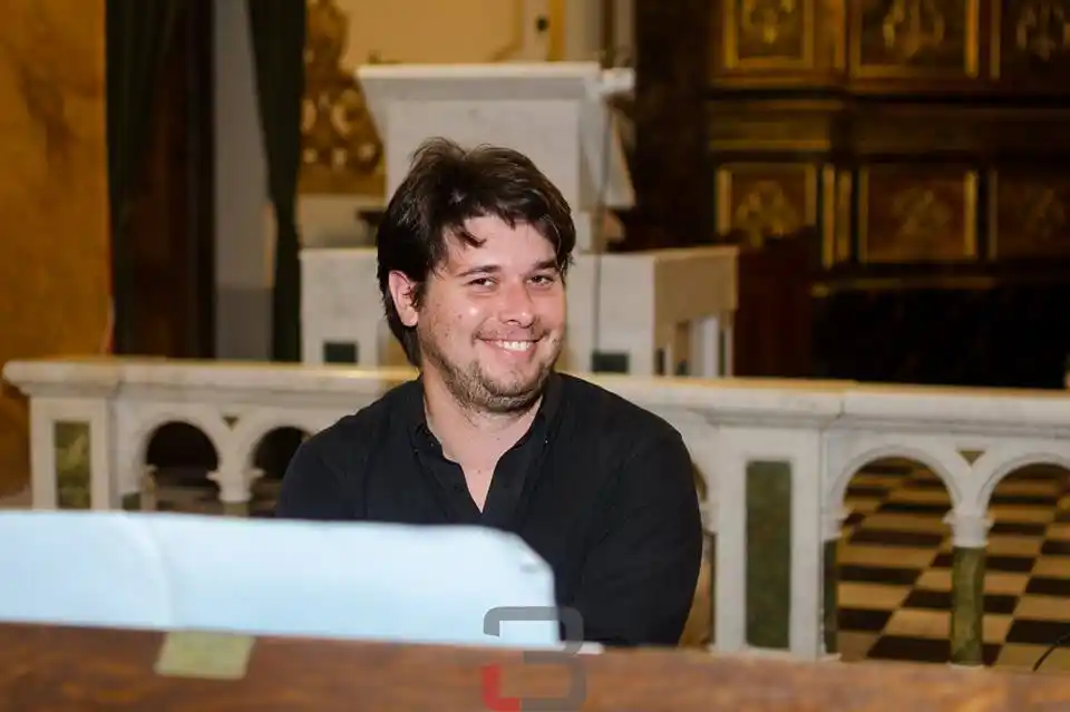 Adrián Terraza, el joven victoriense que viajó por el mundo con su arte