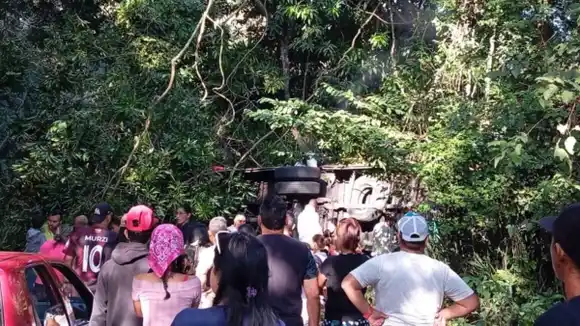 Accidente de tránsito en vía a Ocumare de la Costa deja 21 heridos, 6 de ellos de gravedad