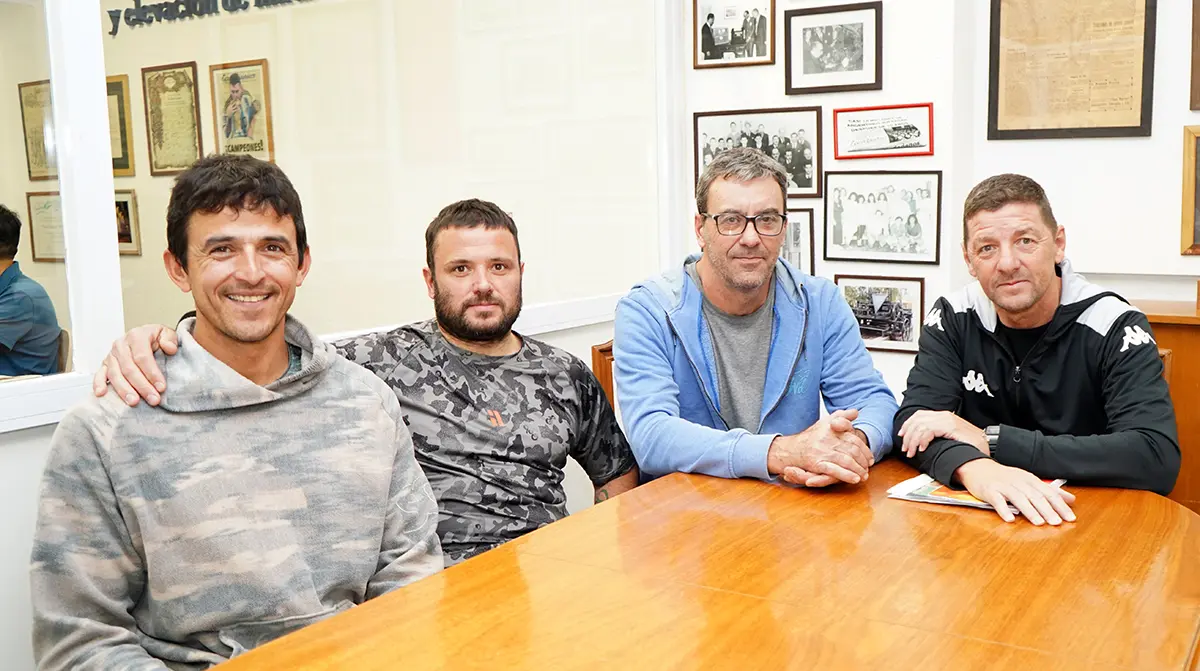 Ciclistas. Matías Arias, Agustín González, Gabriel Pérez Sebastián Alvarengo en Ecos Diarios