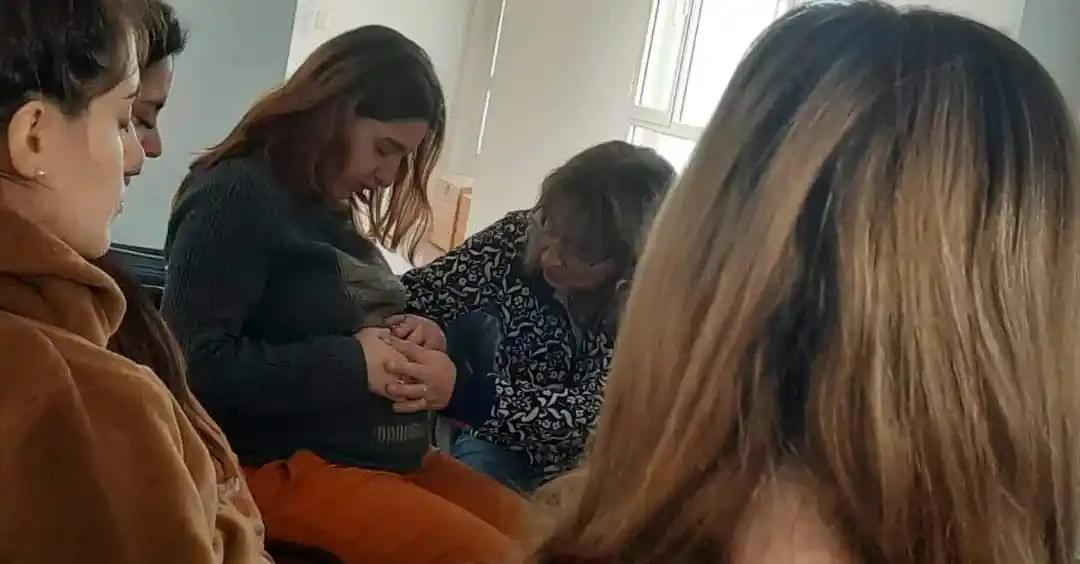 Continúa el curso de preparación para la familia embarazada