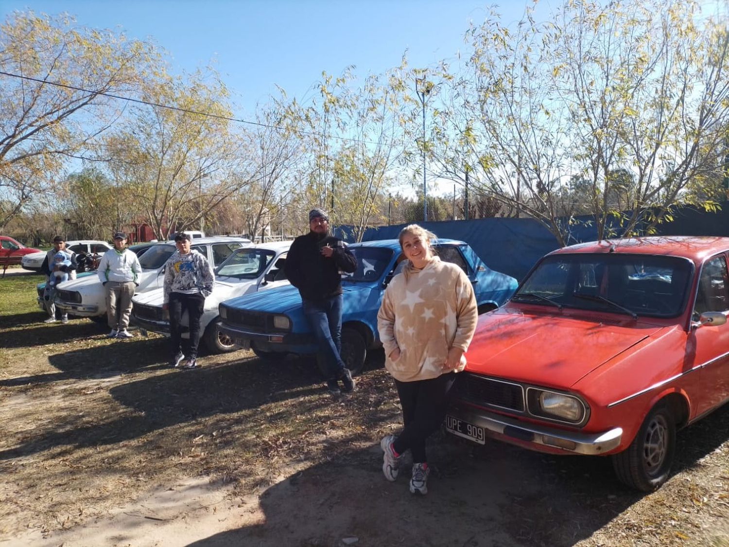 Los amantes de Renault 12 mostraron sus autos y compartieron la pasión por la marca.