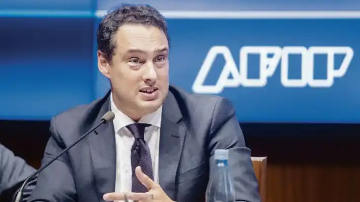 La recaudación subió un 53,4% en julio, aún por debajo de la inflación