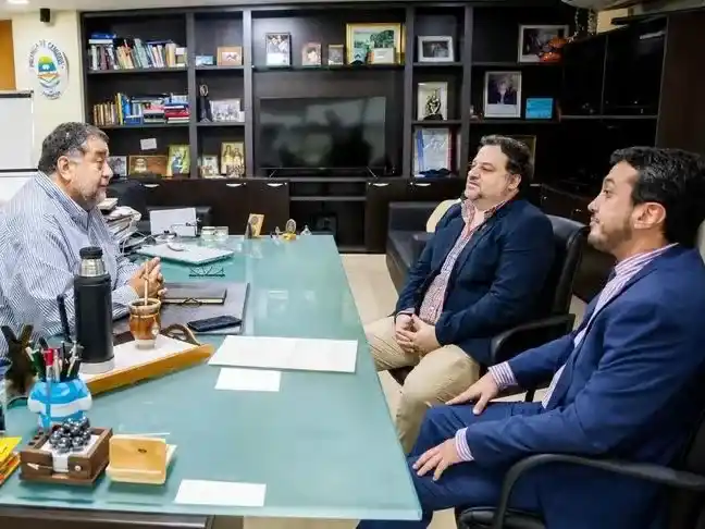 El Gobierno provincial y el Colegio de Escribanos 
respaldan a profesional que denunció persecución