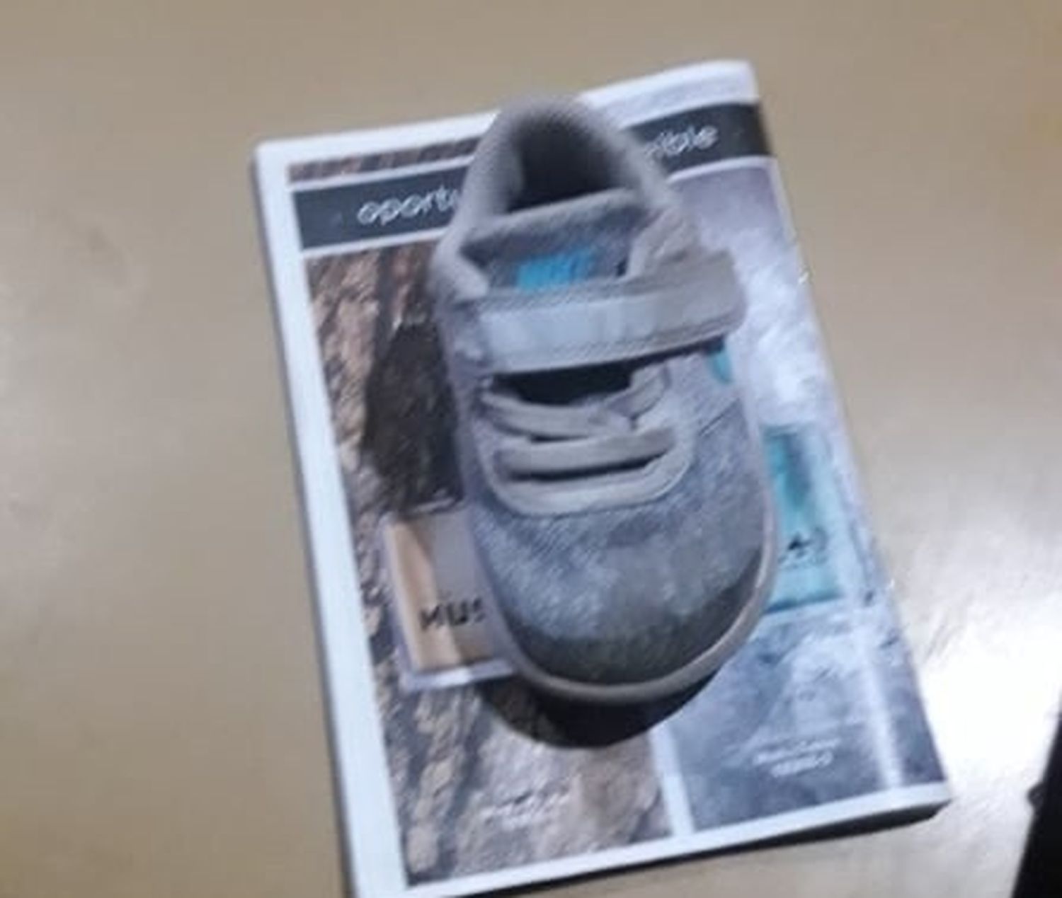 Se extravió una zapatilla de bebé