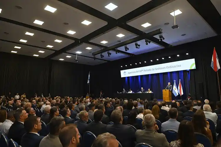 Rogelio Frigerio inauguró el 147° período de sesiones con un mensaje de orden fiscal y desarrollo