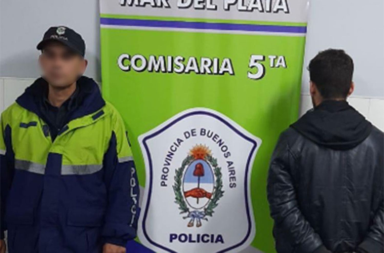 Detuvieron a un hombre que circulaba con una 9mm