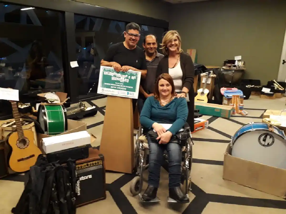 Nuevos instrumentos para la Banda Municipal de La Francia 