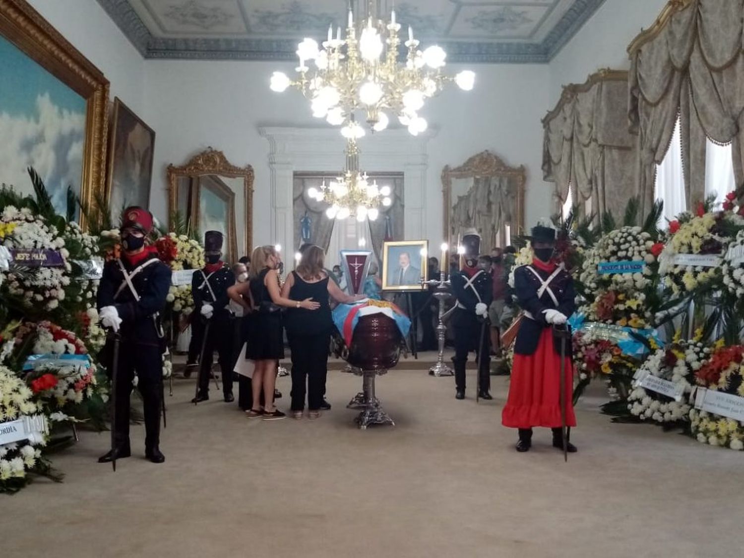 Despiden a Jorge Busti en Casa de Gobierno