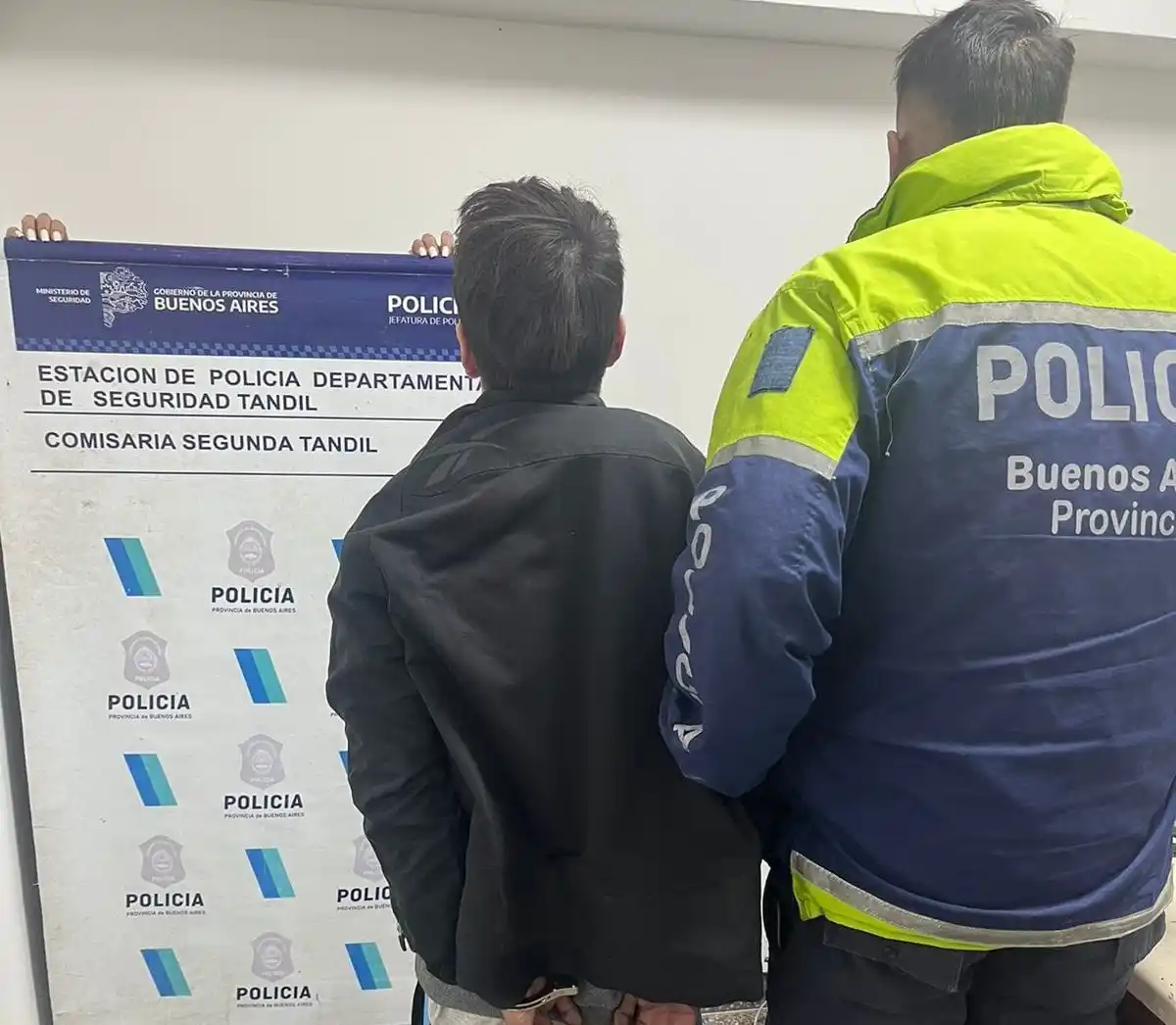 Contreras fue detenido por robo.