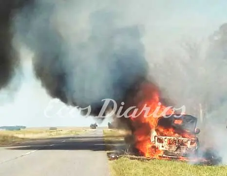 Contratista rural salvó su vida al incendiarse su camioneta en ruta