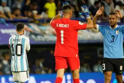 Fin del invicto en las Eliminatorias: Argentina perdió con el Uruguay de Bielsa en la Bombonera