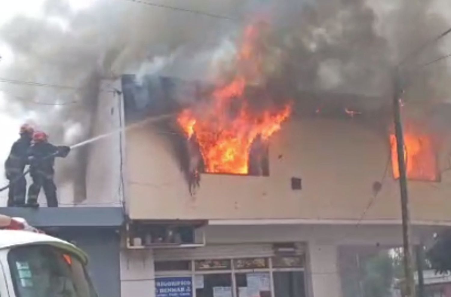 Impactante incendio en barrio Las Heras