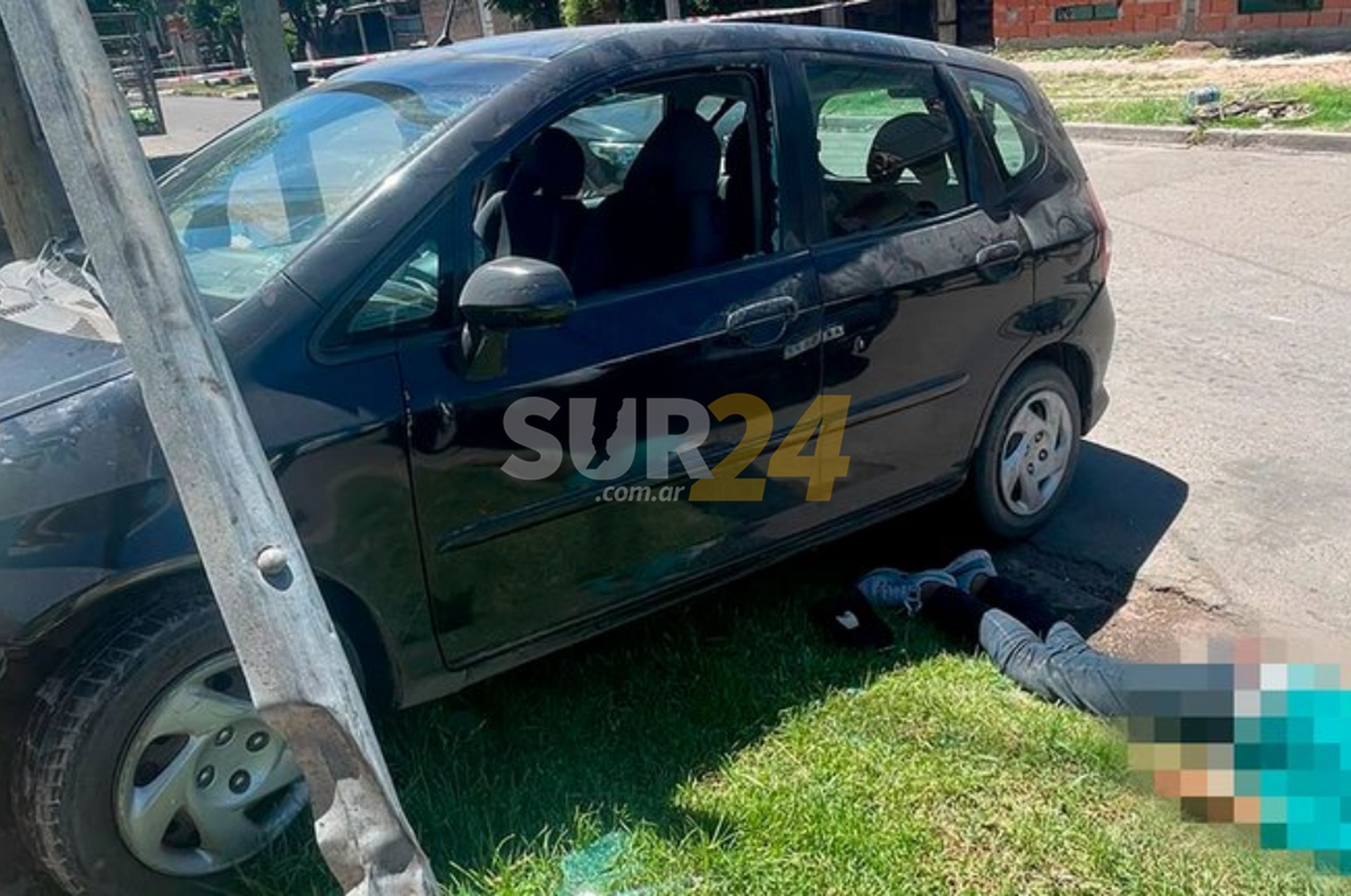 Un delincuente murió en un tiroteo con la policía tras un robo