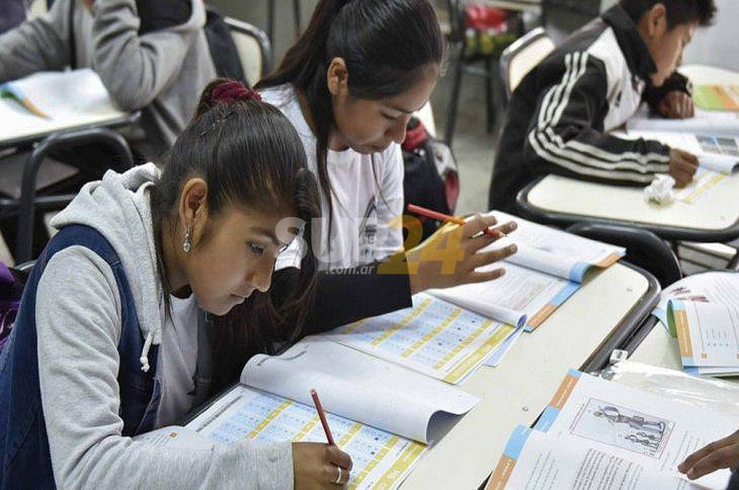 Más de 100.000 jóvenes se anotaron para terminar la secundaria