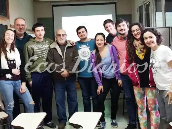 Reunión para desarrollar una biblioteca digital