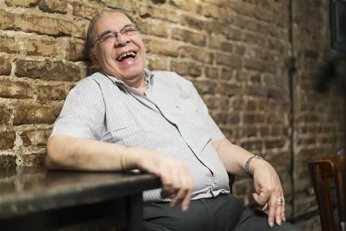 Enrique Pinti: “Me río de los políticos porque ellos se ríen de nosotros”