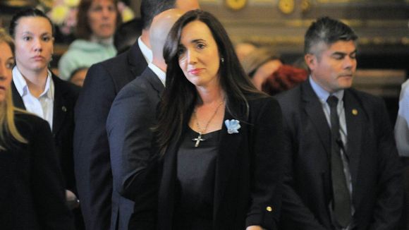 Funcionarios de Milei participan de misa por el Papa Francisco y Villarruel fue abucheada en la Basílica de San José
