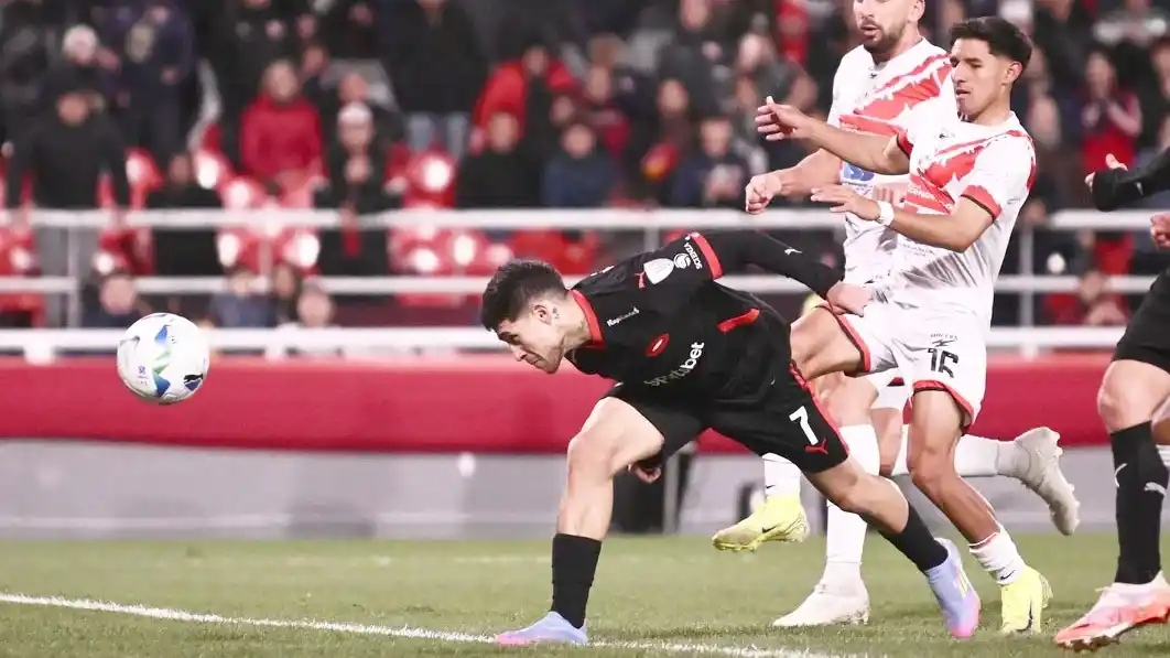 Independiente se floreó: goleó a Nacional de Potosí por 7-0 y clasificó a octavos